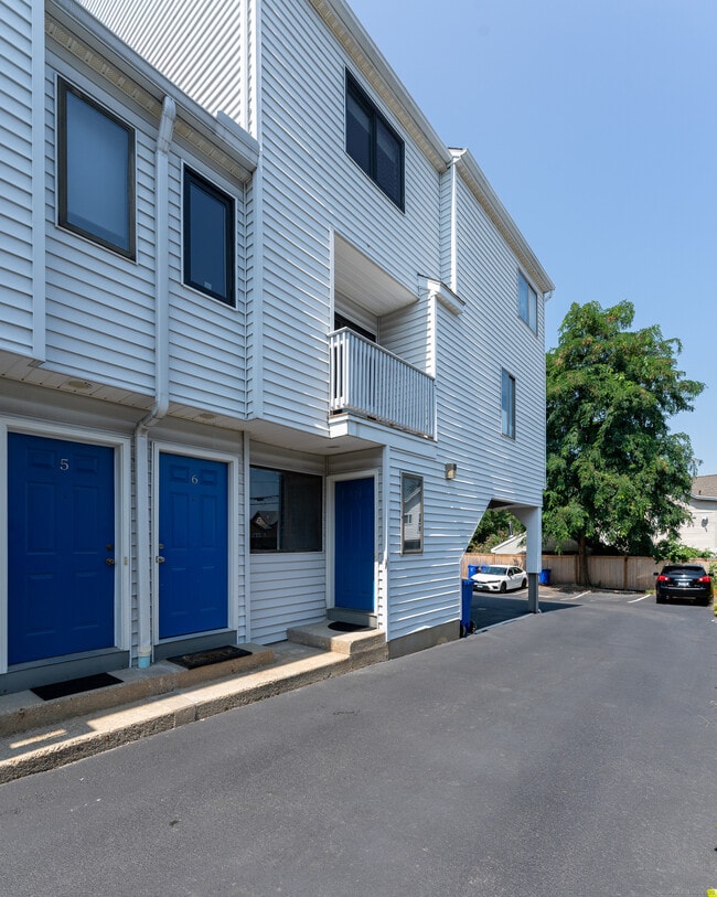 Building Photo - 16 Arch St Unit APT 6