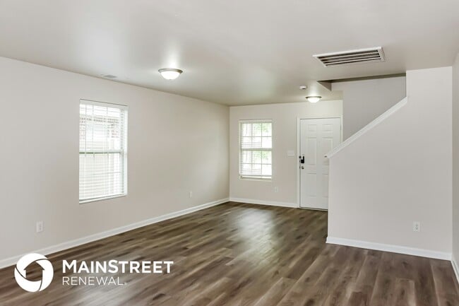 Photo - 120 Darrow Creek Dr