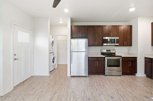 Building Photo - Modern Studio with Full Kitchen in Ho'opili
