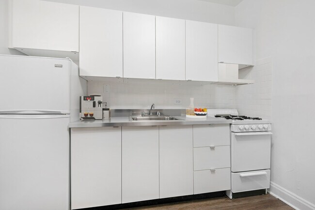 1-BR/1BA Kitchen