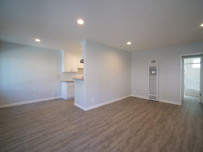 Photo - 11424-11428 Killion St