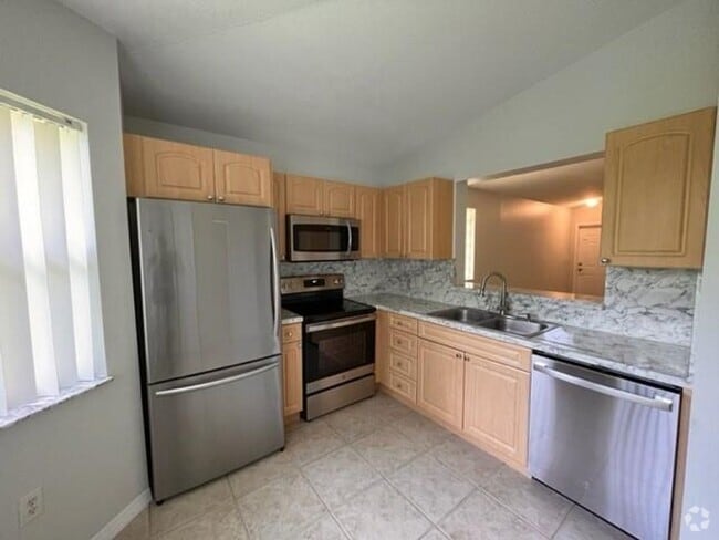Building Photo - 7850 NW 6th St Rental