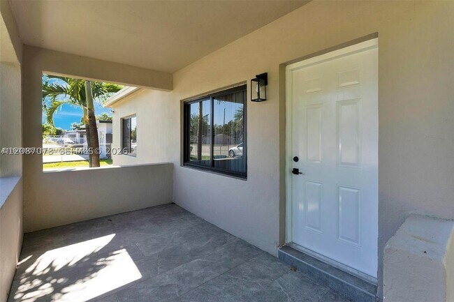 2320 NW 95th St Unit 1
