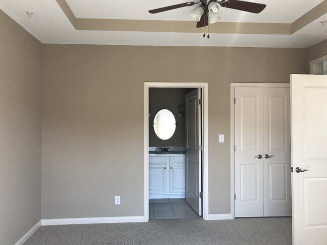 605 #407 W Market St