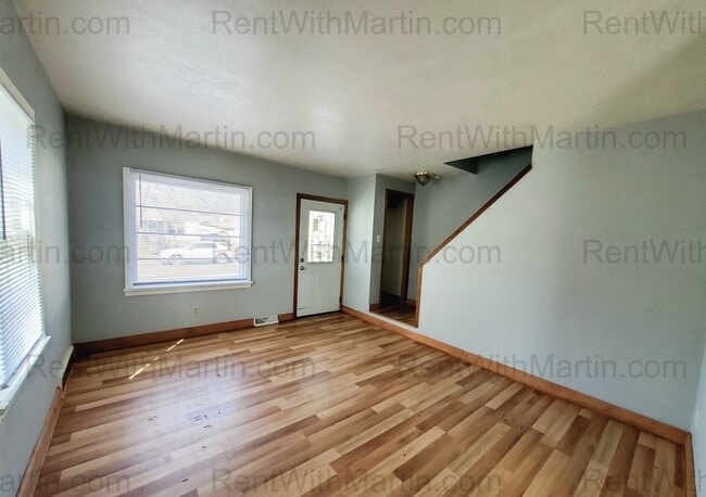 Photo - 1112-1114 Byron Ave Unidad 1112