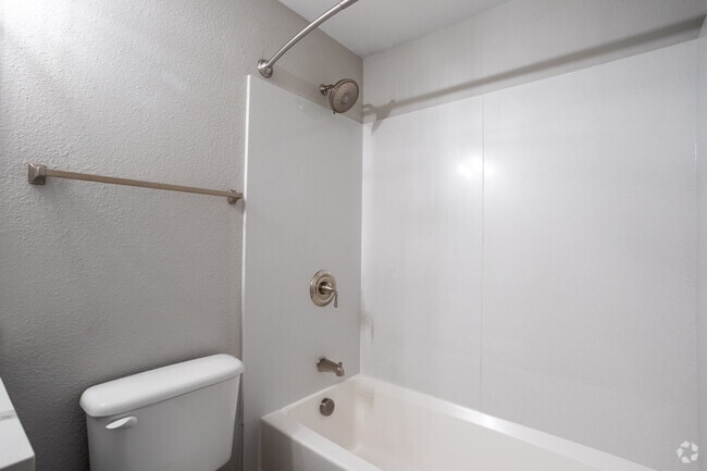 2BR, 2BA - 880 SF