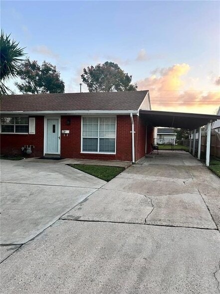 Photo - 105 Carmen Dr Casa