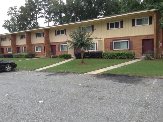Building Photo - Chelsea Gardens Unit 10 Rental