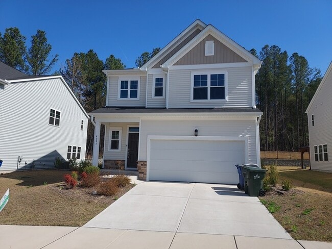 Building Photo - 4 Bedroom 3 Bath