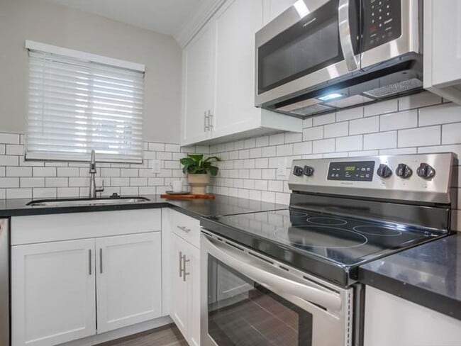 Photo - THE POINTE - JUST RENOVATED! Luxurious Com...