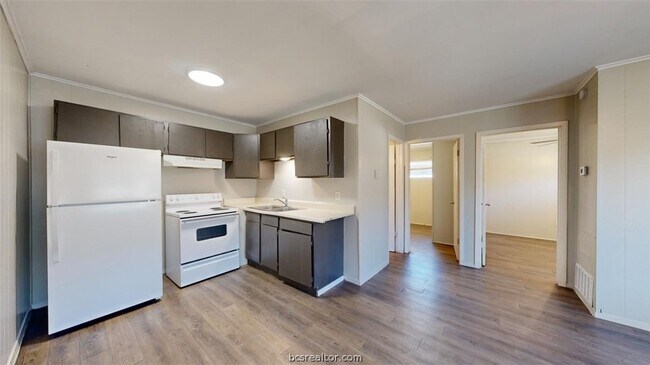 Photo - 208 Lynn Dr Unidad B