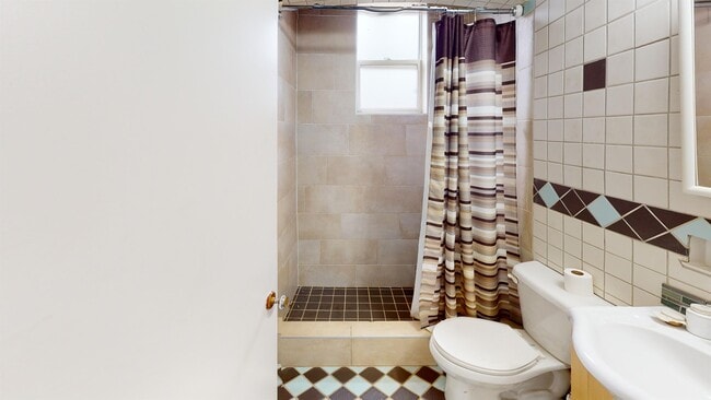 Photo - 50 LeslieUnit 3 Unité 3