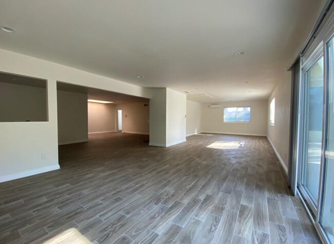 Photo - 18648 Klum Pl