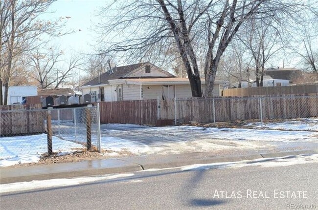 Building Photo - 7400 Leyden St Unit 3