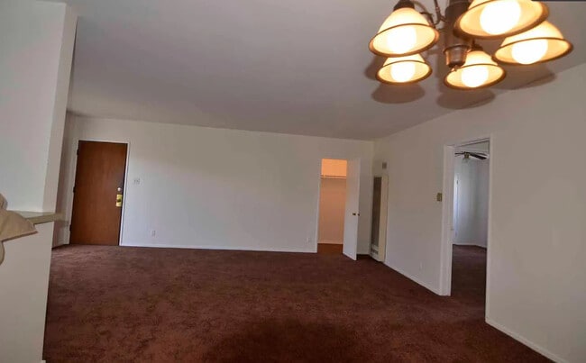 Photo - 3930 Roxanne Ave