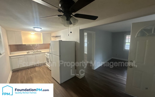 Photo - 5786 Woodlawn St