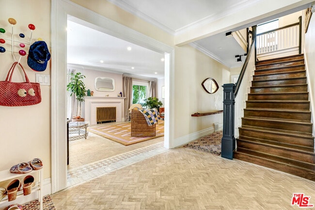 Photo - 2049 N Berendo St