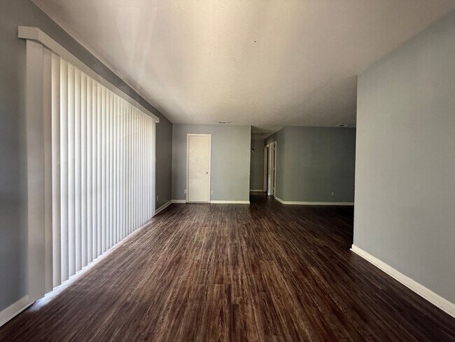 1231 Buckingham Dr Unit 1231-3