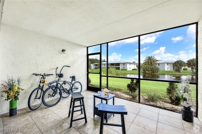 Building Photo - 141 Cypress Way E Unit B Rental