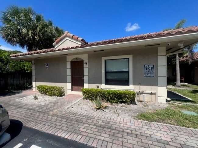 Photo - 1045 Villas LLC (1035 NE 10th Ave) Unit 1