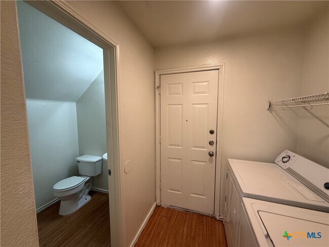 Photo - 125 Cedargrove