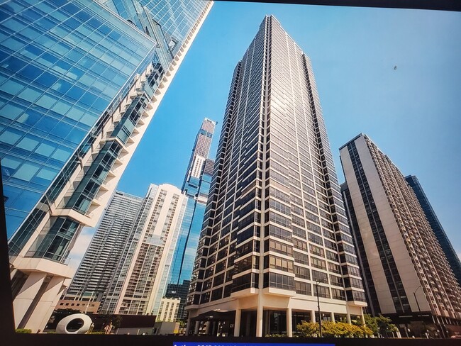 Building Photo - 360 E Randolph St Unit 2203