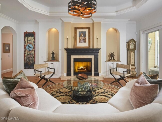 Photo - 165 Broad Ave S