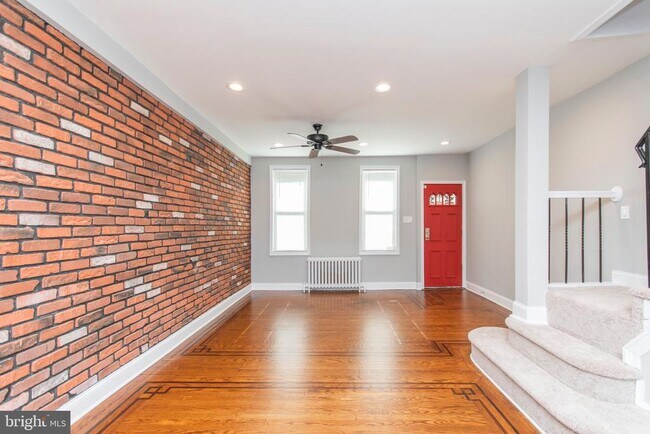Photo - 3138 Tilton St