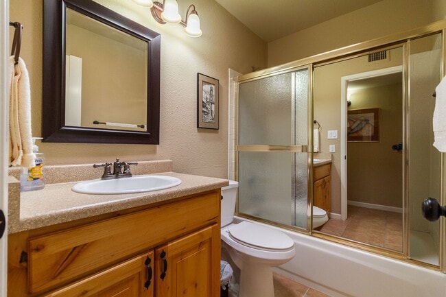 Photo - Unfurnished 2-bedroom 2 bath home in Sun Lakes 55 + community!