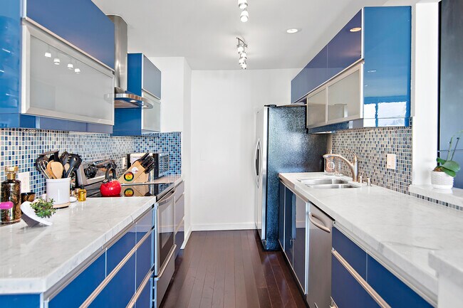 Photo - 1550 N Laurel Ave Unidad 304