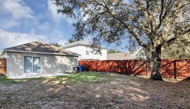 Photo - 2110 Whispering Trails Blvd House