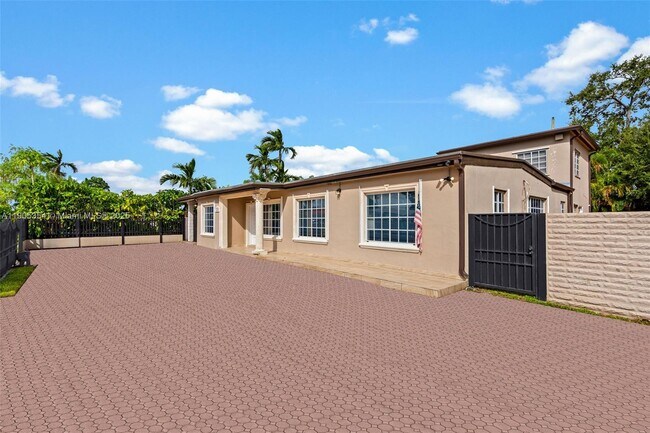 Photo - 1145 SW 74th Ct