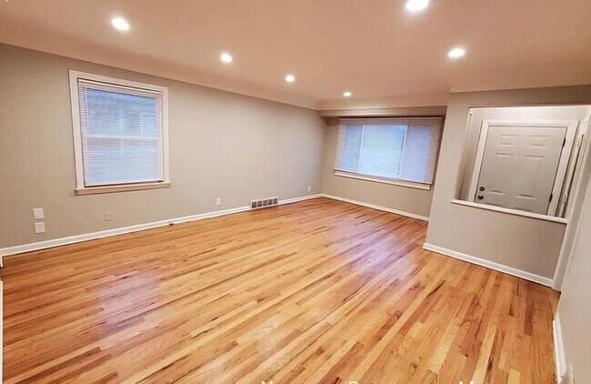 Photo - Welcome Home!!!  Oak Park 3 bedroom brick ranch