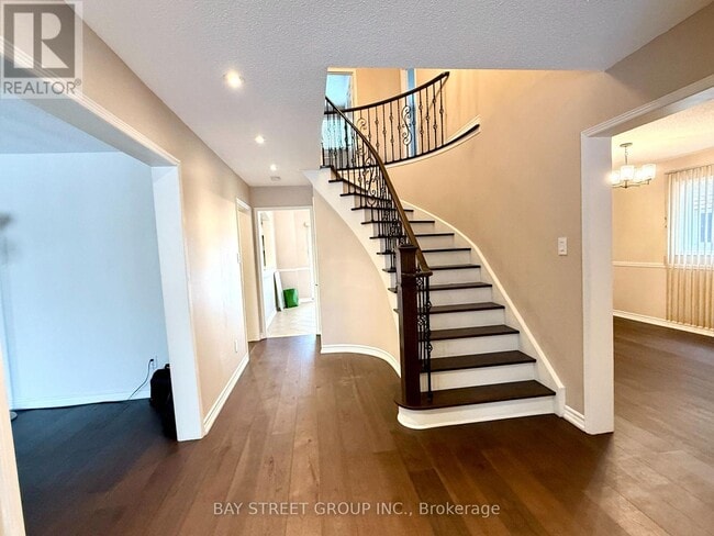 Photo - 4497 Longmoor Rd