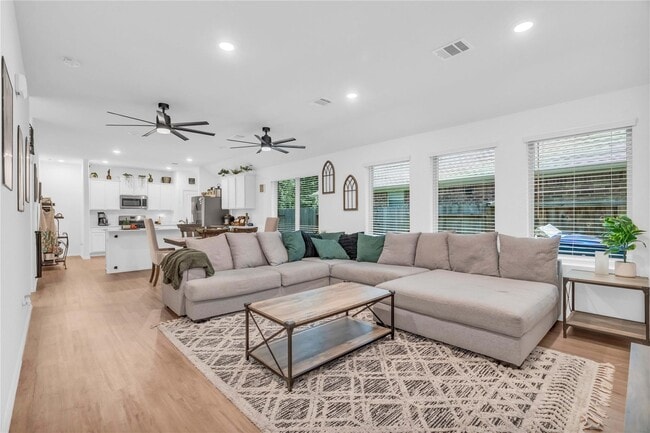 Photo - 6308 Astoria Pk Ln