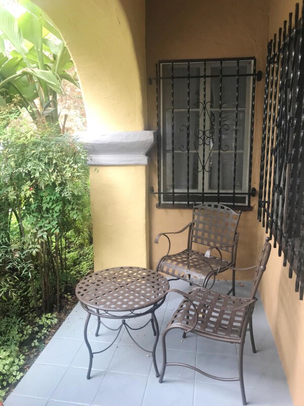 Photo - 400 N Sycamore Ave Unit 1