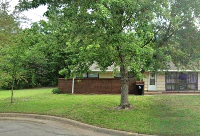 Building Photo - 1107 Glenshire Ave