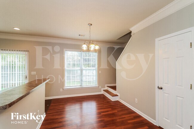 Photo - 1658 Heyford Cir NW