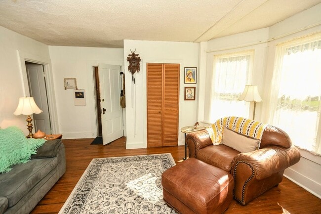 Photo - 18 Bridge St Unit 1