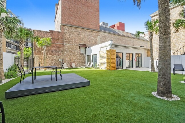 Photo - 2 bed/1 bath on King St. Live in the Heart... Unit C