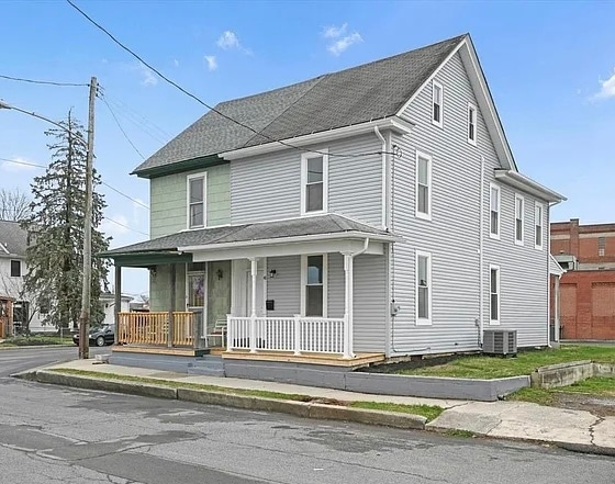 Photo - 48 E Front St Townhome