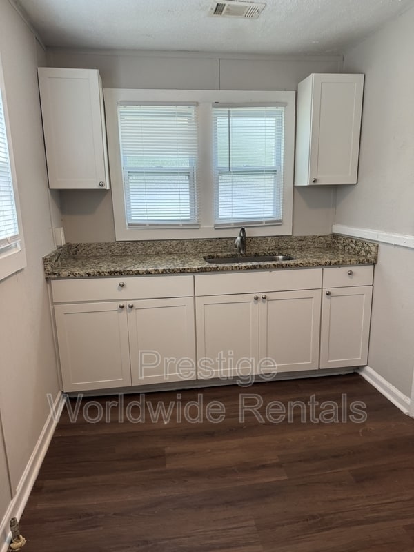 Photo - 1048 Brooks Rd