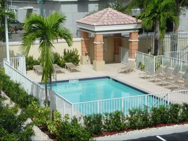 La Piazza at Young Circle