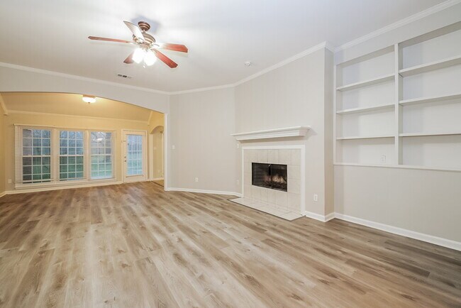 Photo - 1525 Lacewing Trace Ln