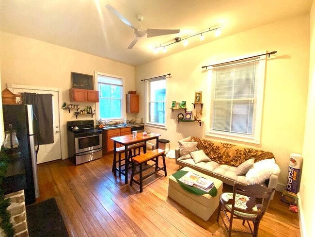 Photo - 211 W 38th St Unit 211 W 38th A (Lower)