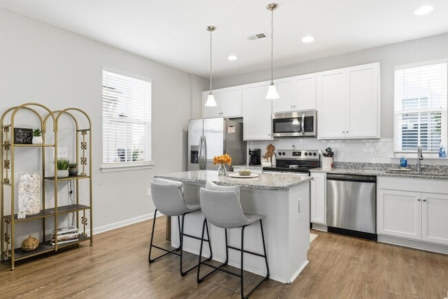 Photo - 3557 Bristol Ln