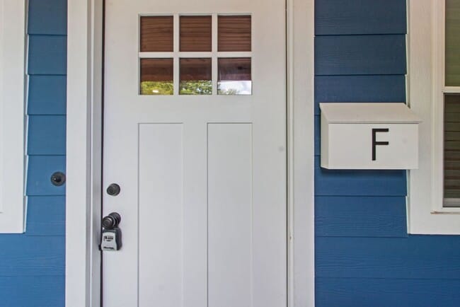 Photo - Pet-Friendly 1-Bedroom Apartment in Downtown Rogers –  Move-In Special! Unit F