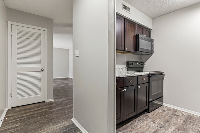 Bent Oak Apartments