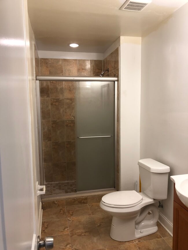 Building Photo - 1835 North 19th Street, BM2 Rental