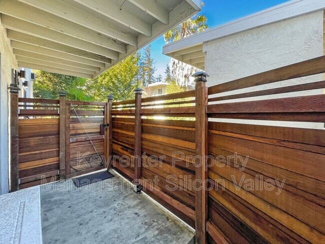 Photo - 923 Ravenscourt Ave Unit 1